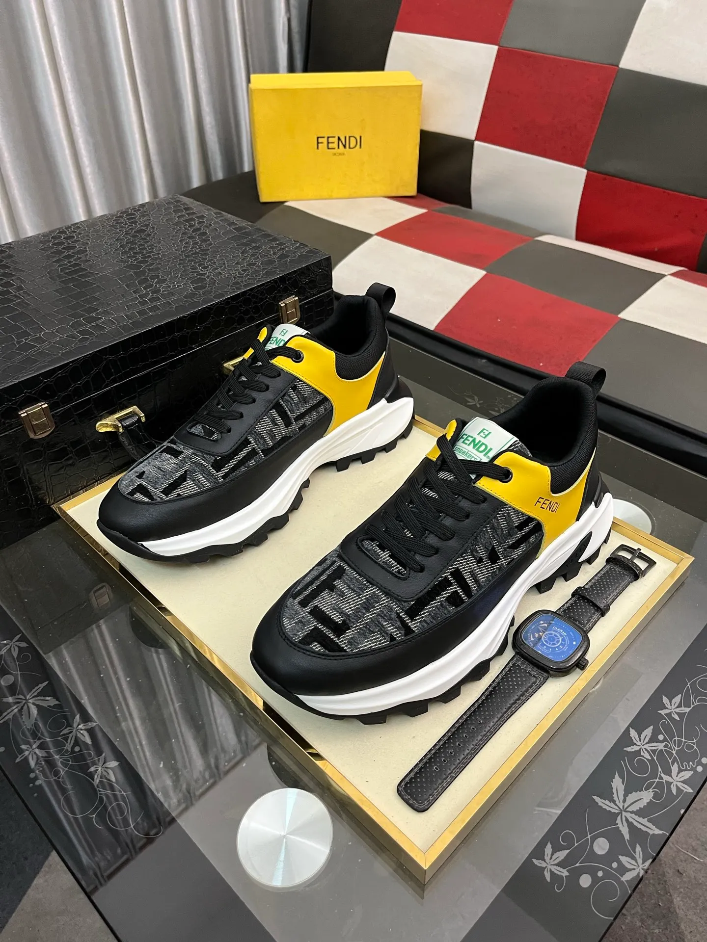 Men's Men's Shoes💰458⌚️⌚️[FENDI] Fendi's classic and comfortable men's, this complex sneaker is made of soft calfskin➕genuine leather lining➕original ultra-light rubber material with rough outsole. This unique light style is suitable for the casual and refined sensibility of this season. It is comfortable and natural on the feet. It is an everyday style for casual travel in autumn and winter! 38−443️⃣colors available